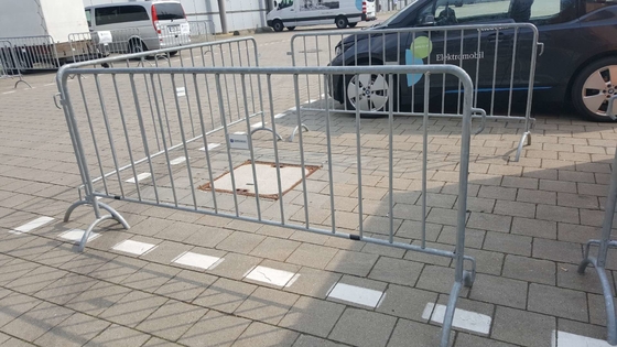 Temporary crowd control barrier, galvanized Pedestrian Barriers, french barricade
